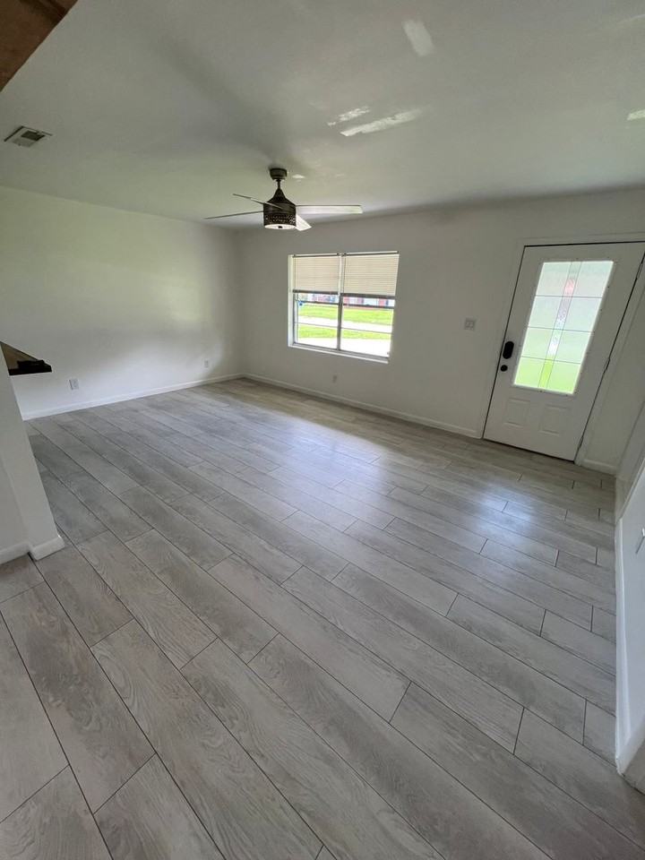 5704 Almax Ct - Photo 3 of 20