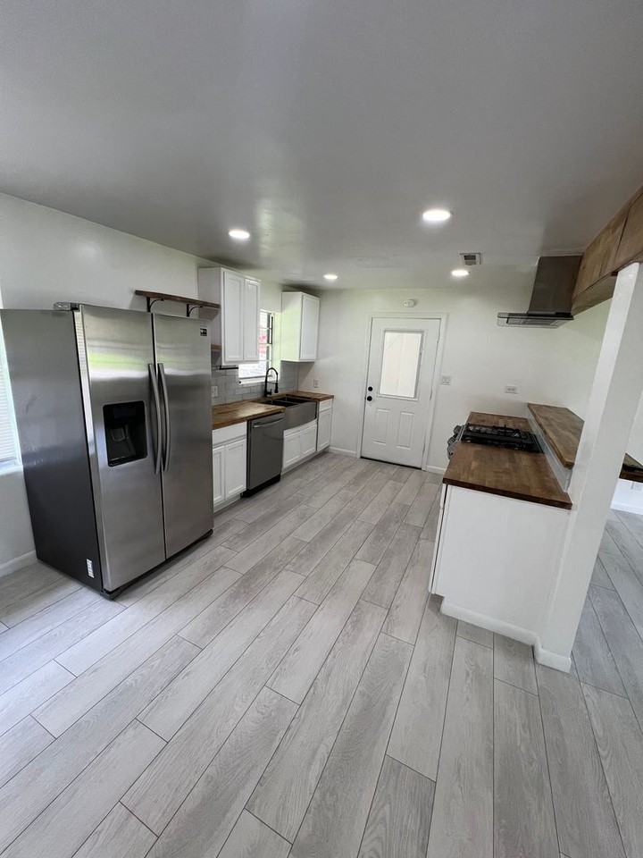 5704 Almax Ct - Photo 5 of 20