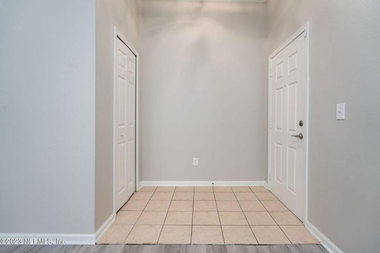 7064 Deer Lodge Cir #1 - Photo 5 of 8