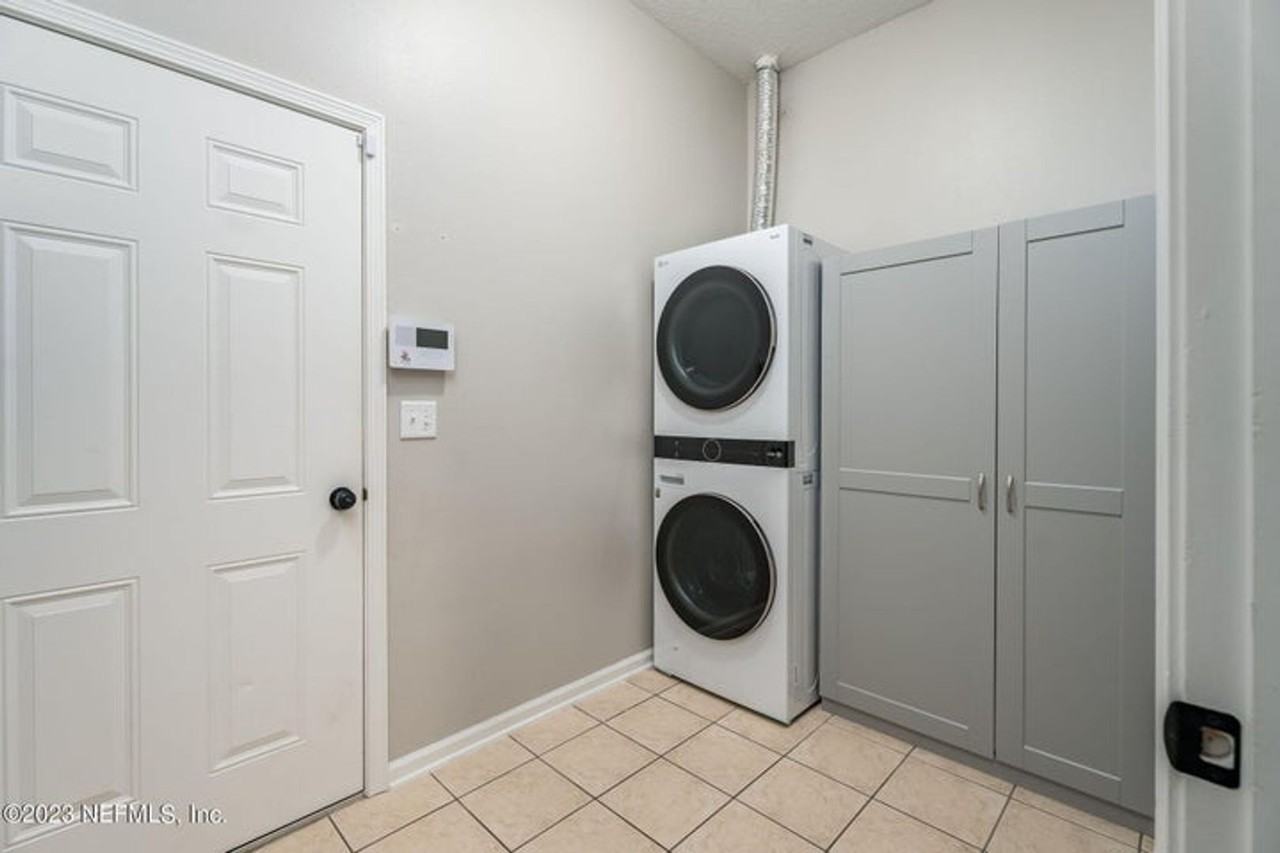 7064 Deer Lodge Cir #1 - Photo 6 of 8