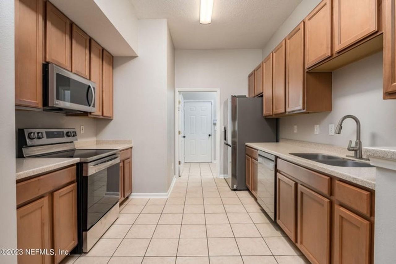 7064 Deer Lodge Cir #1 - Photo 7 of 8