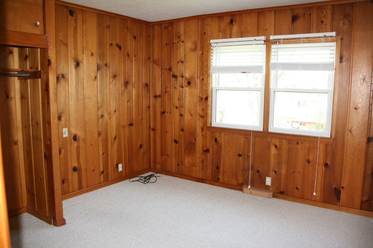 927 W 16th St - Photo 3 of 14