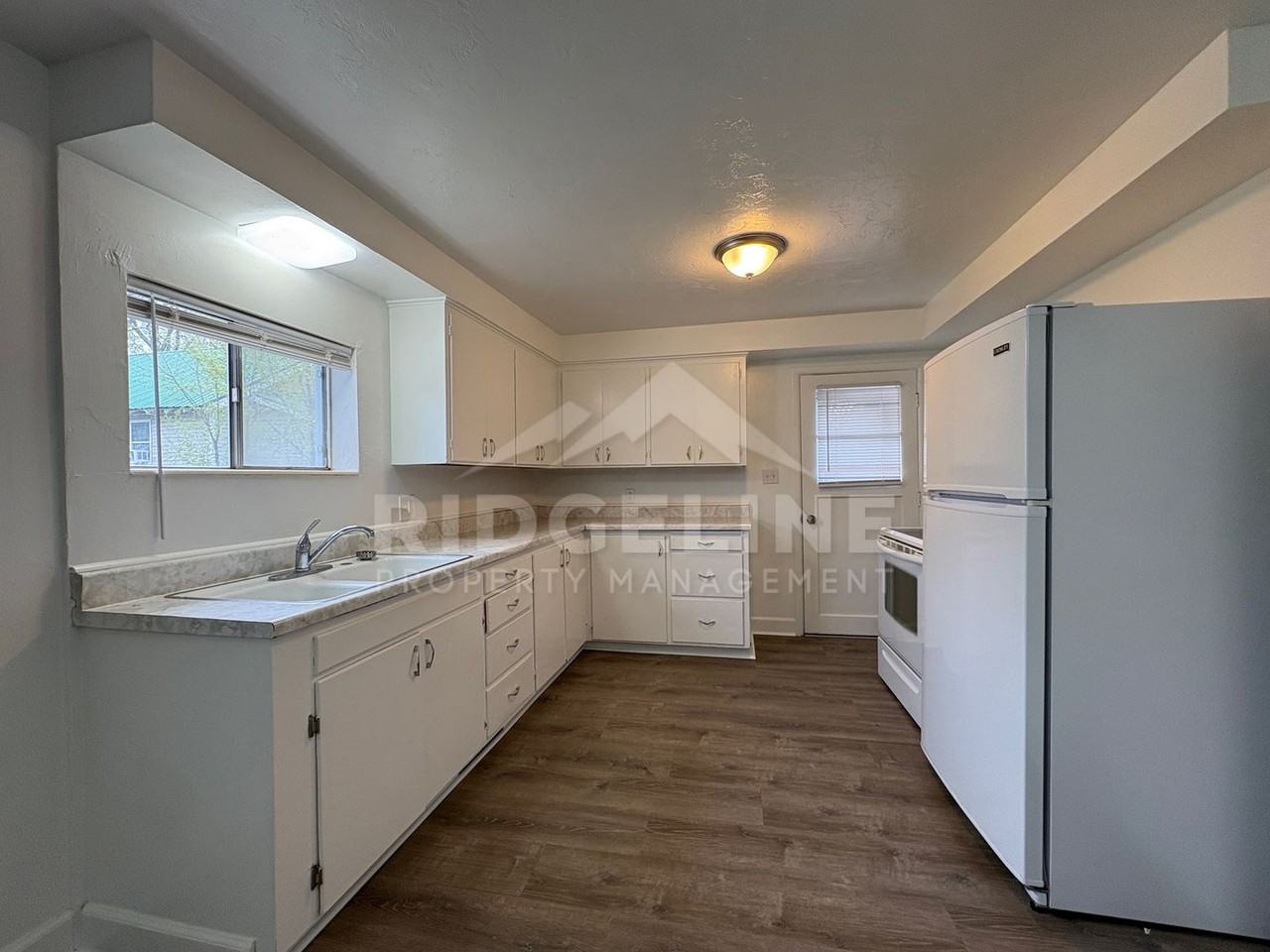 225/227 8th Street - Photo 3 of 7