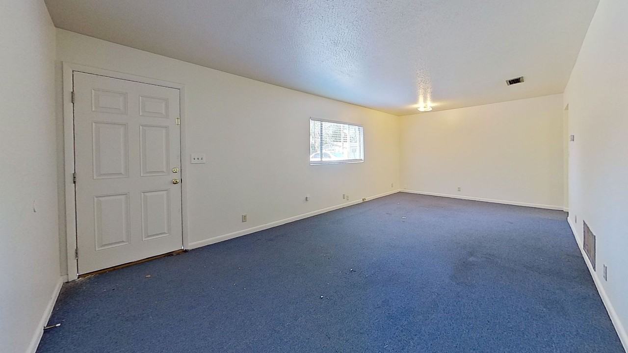 5709 Sue Ln - Photo 2 of 9