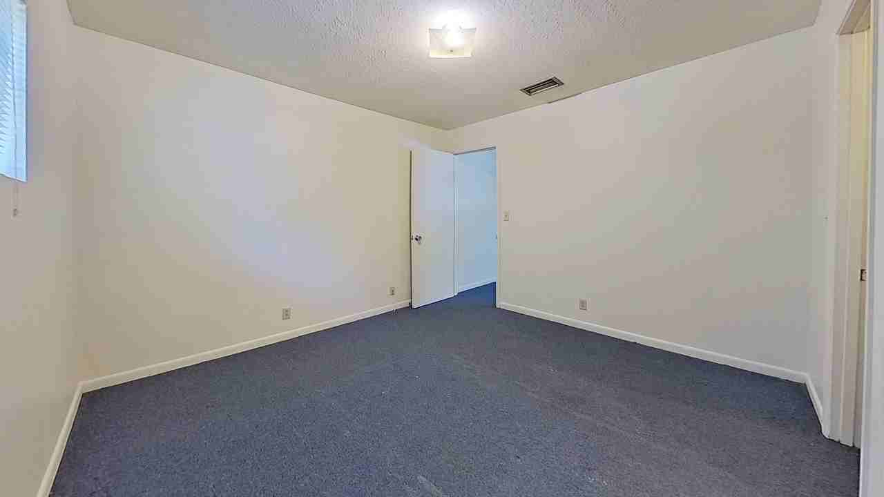 5709 Sue Ln - Photo 5 of 9