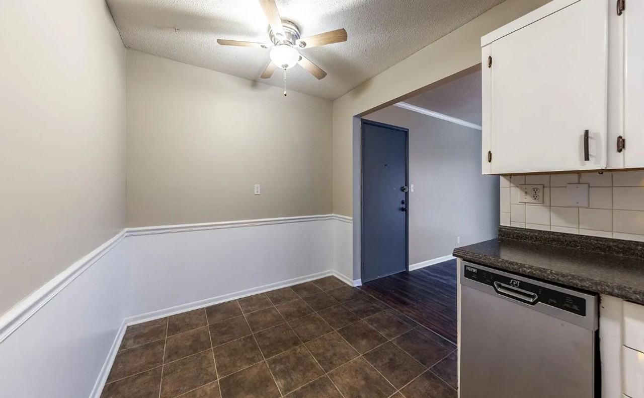 2811 Pembroke Ln - Photo 6 of 20