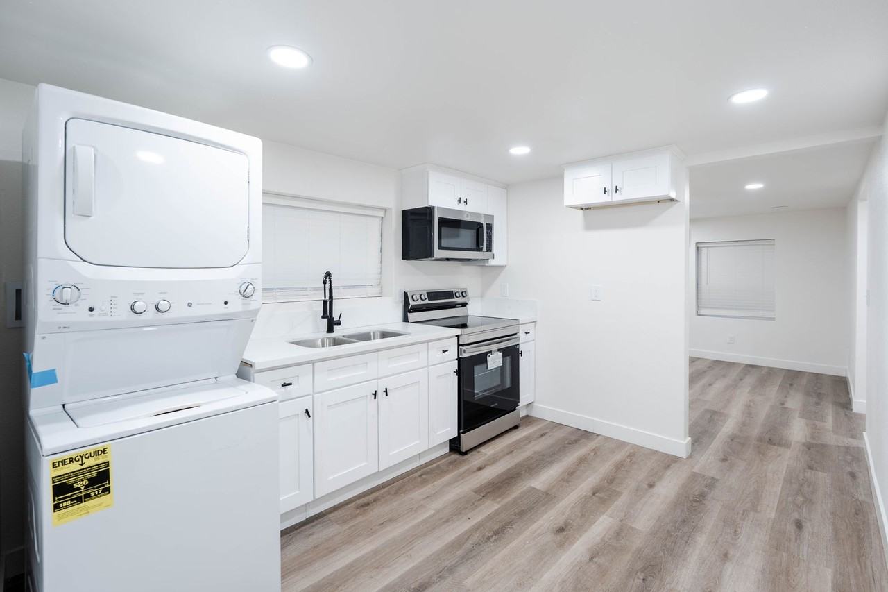 35070 Avenue B - Photo 2 of 15