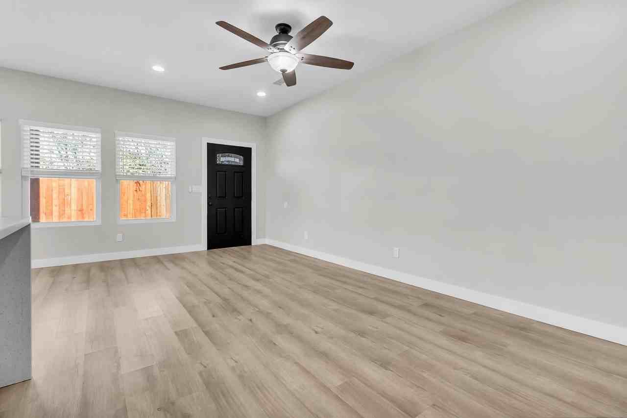 200 N Harrington Dr Unit A - Photo 2 of 19