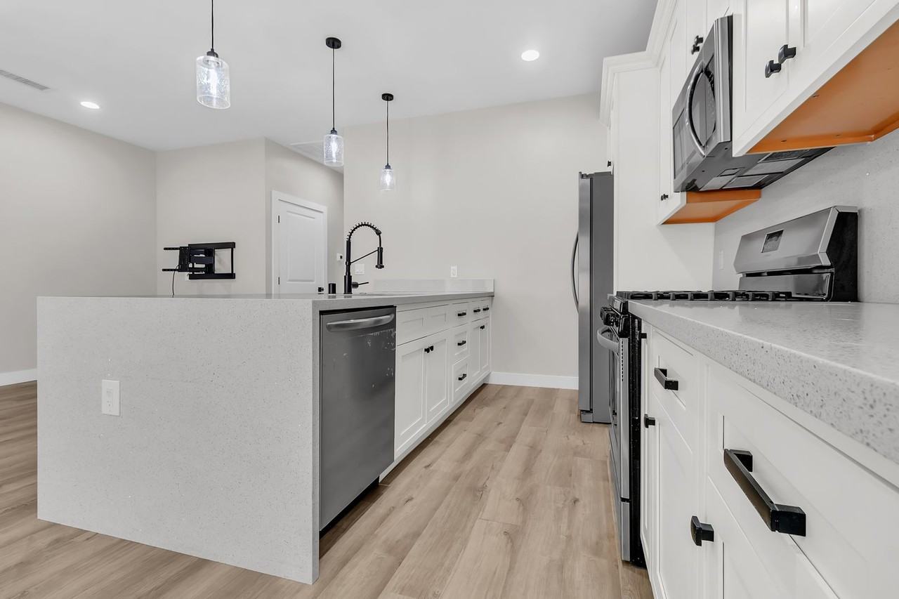 200 N Harrington Dr Unit A - Photo 5 of 19