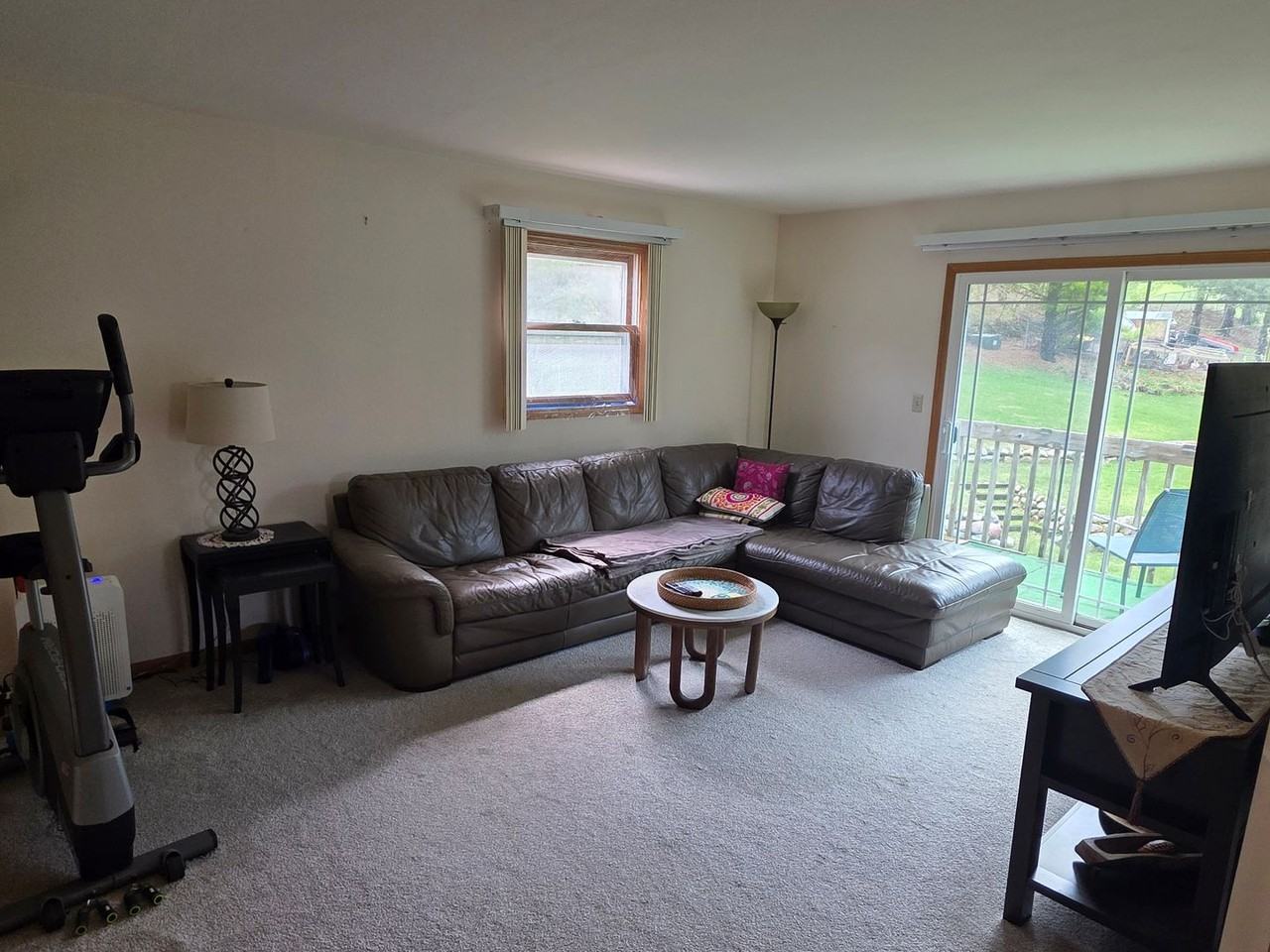 421 Lindenwood Dr - Photo 6 of 26