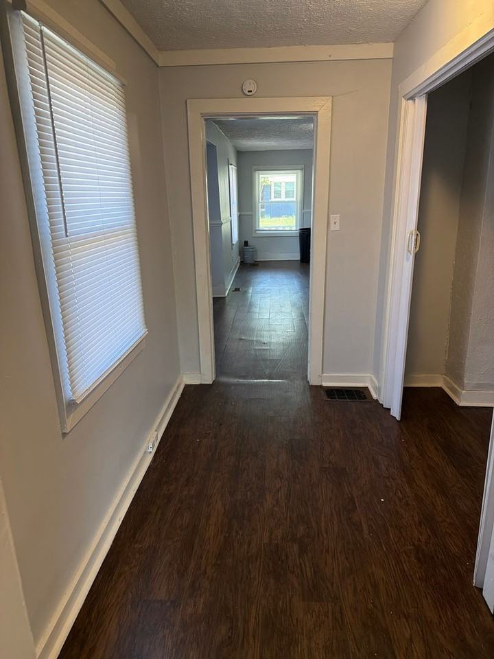 1938 N Dearborn St - Photo 6 of 15