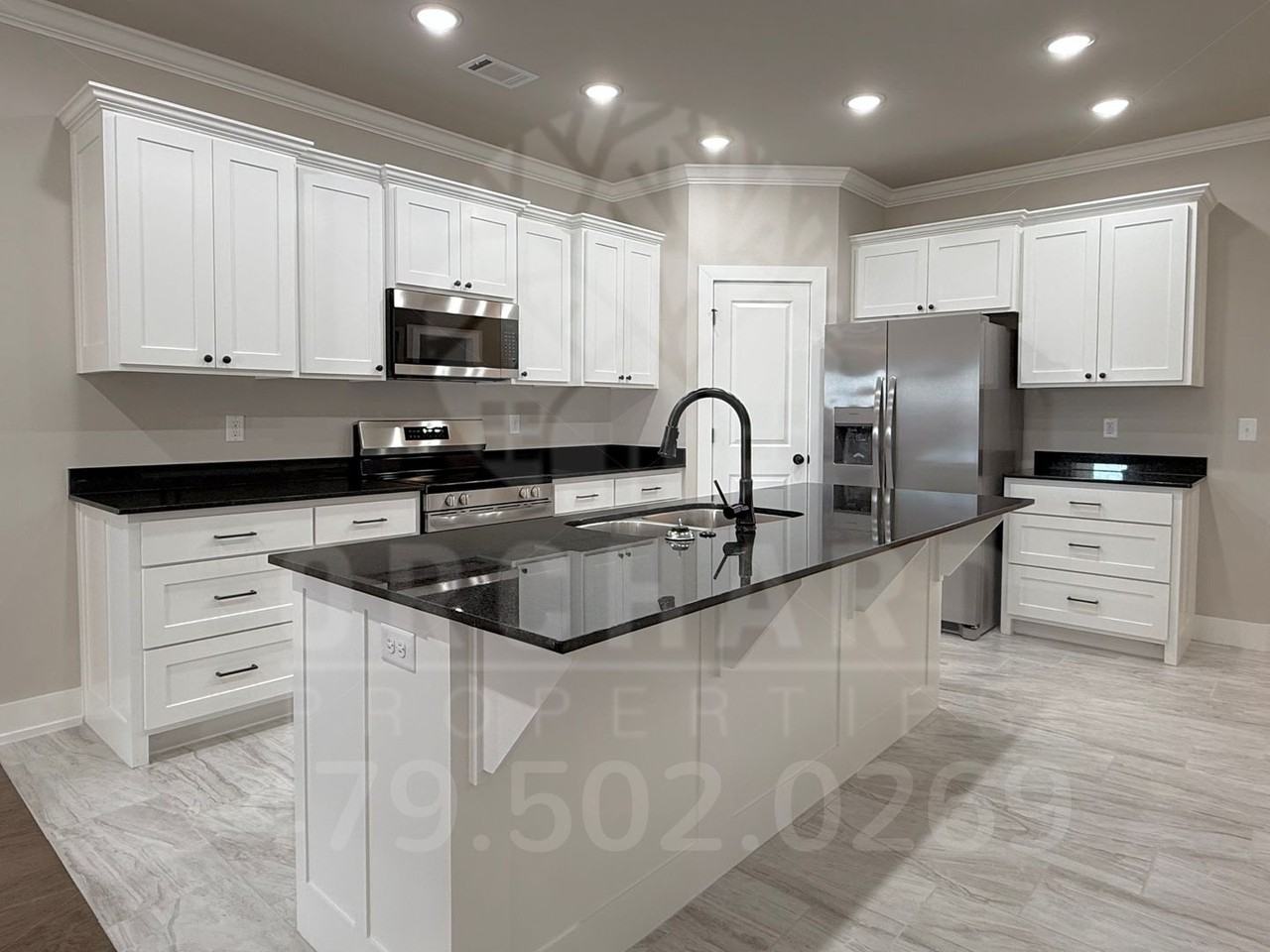 1805 E. Brookview Drive - Photo 3 of 15