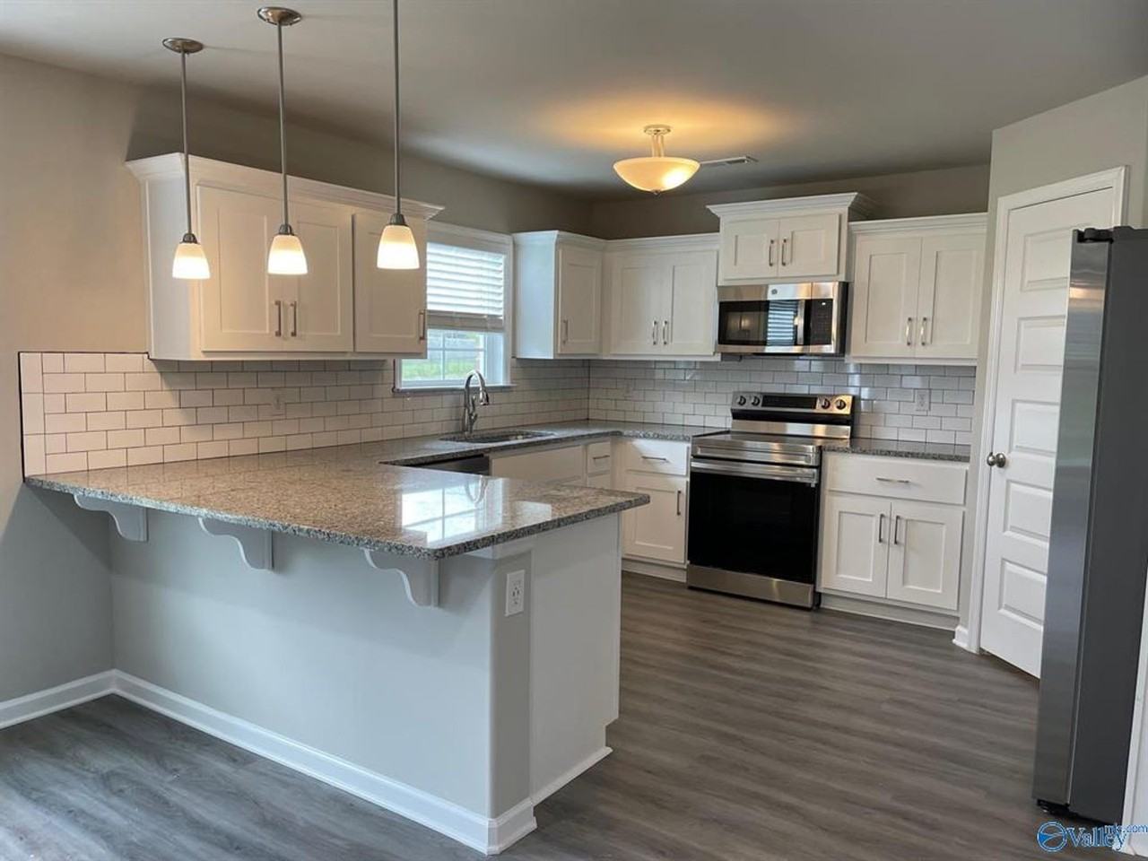 102 Wyatt Miles Ln - Photo 2 of 15