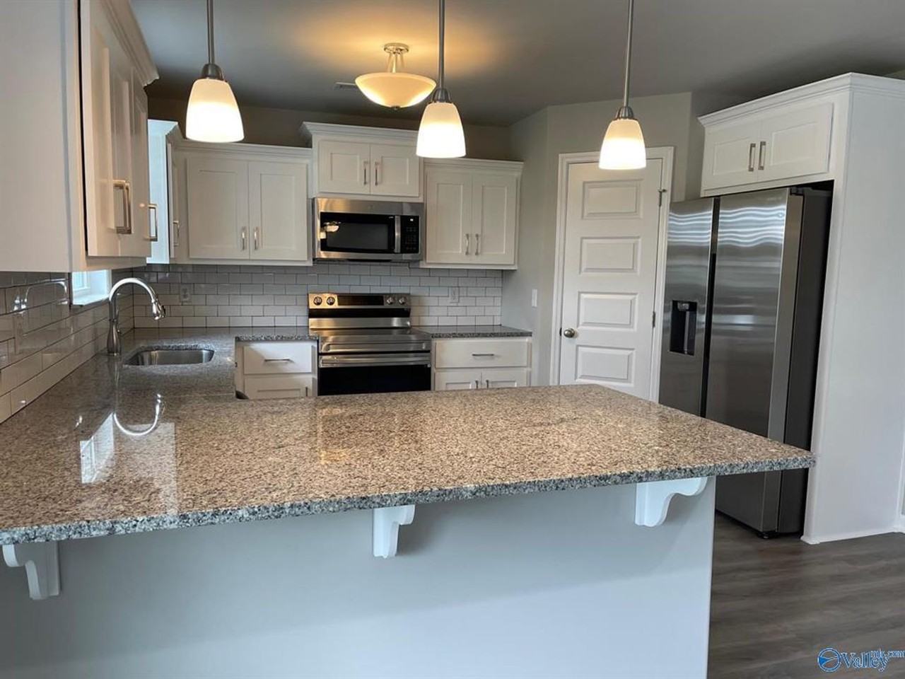 102 Wyatt Miles Ln - Photo 3 of 15