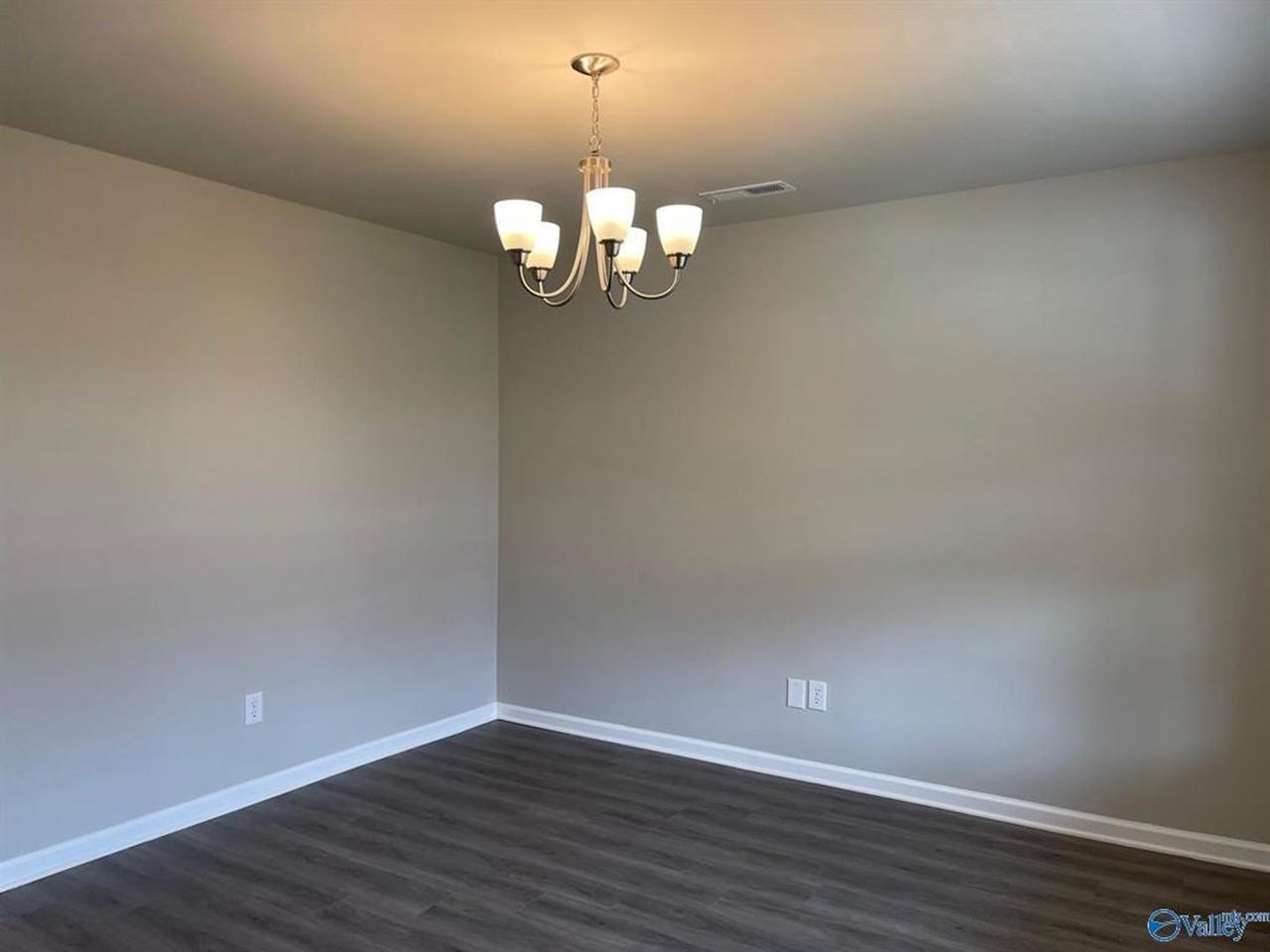 102 Wyatt Miles Ln - Photo 4 of 15