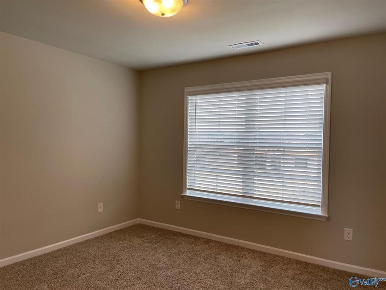 102 Wyatt Miles Ln - Photo 7 of 15