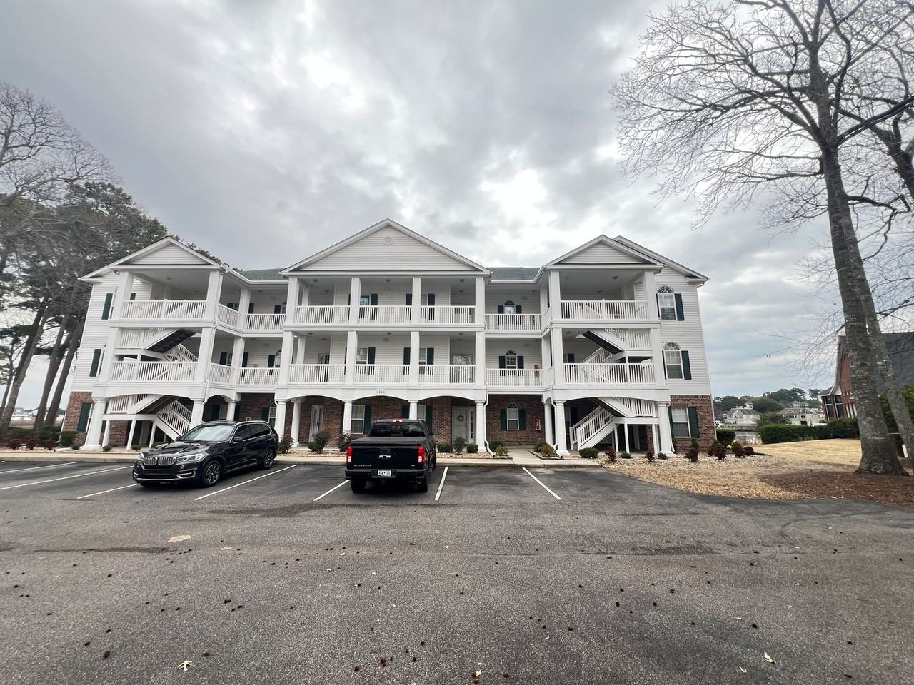 4400 Turtle Ln Apt 3d - Photo 2 of 18