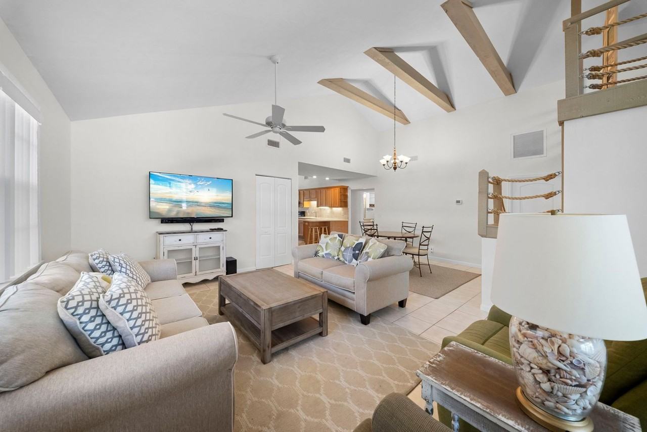 683 96th Ave N - Photo 4 of 19