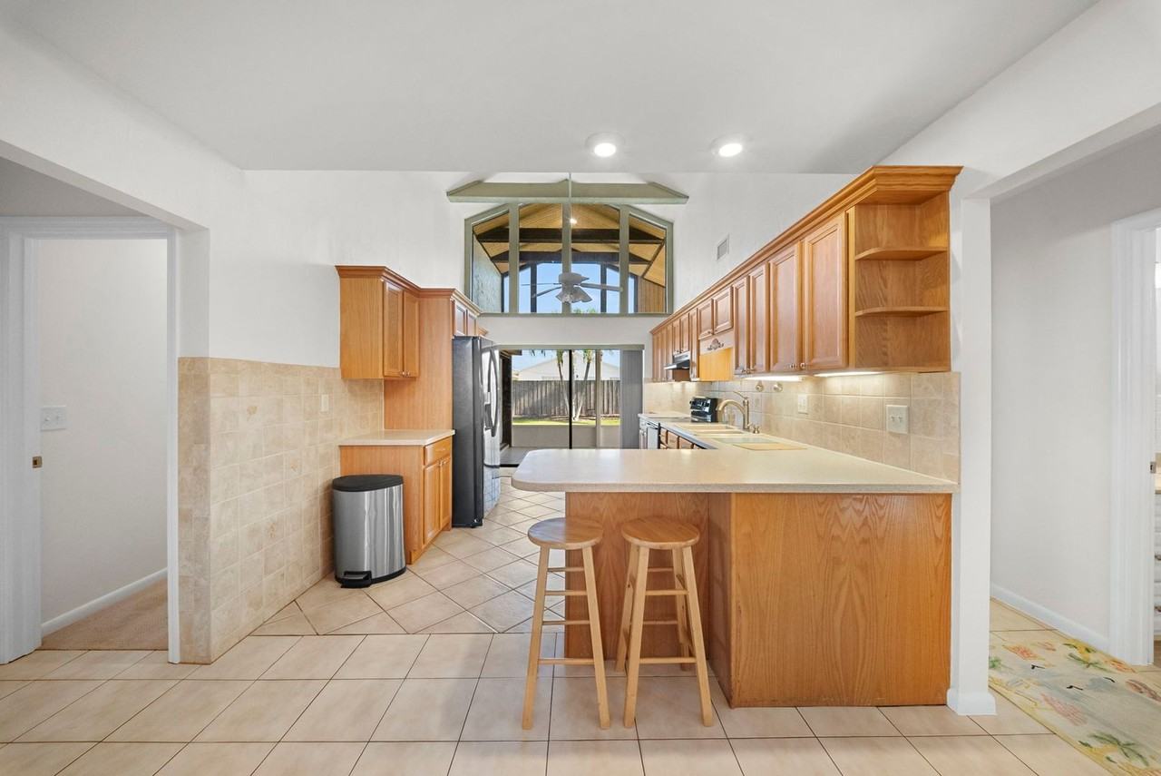 683 96th Ave N - Photo 7 of 19