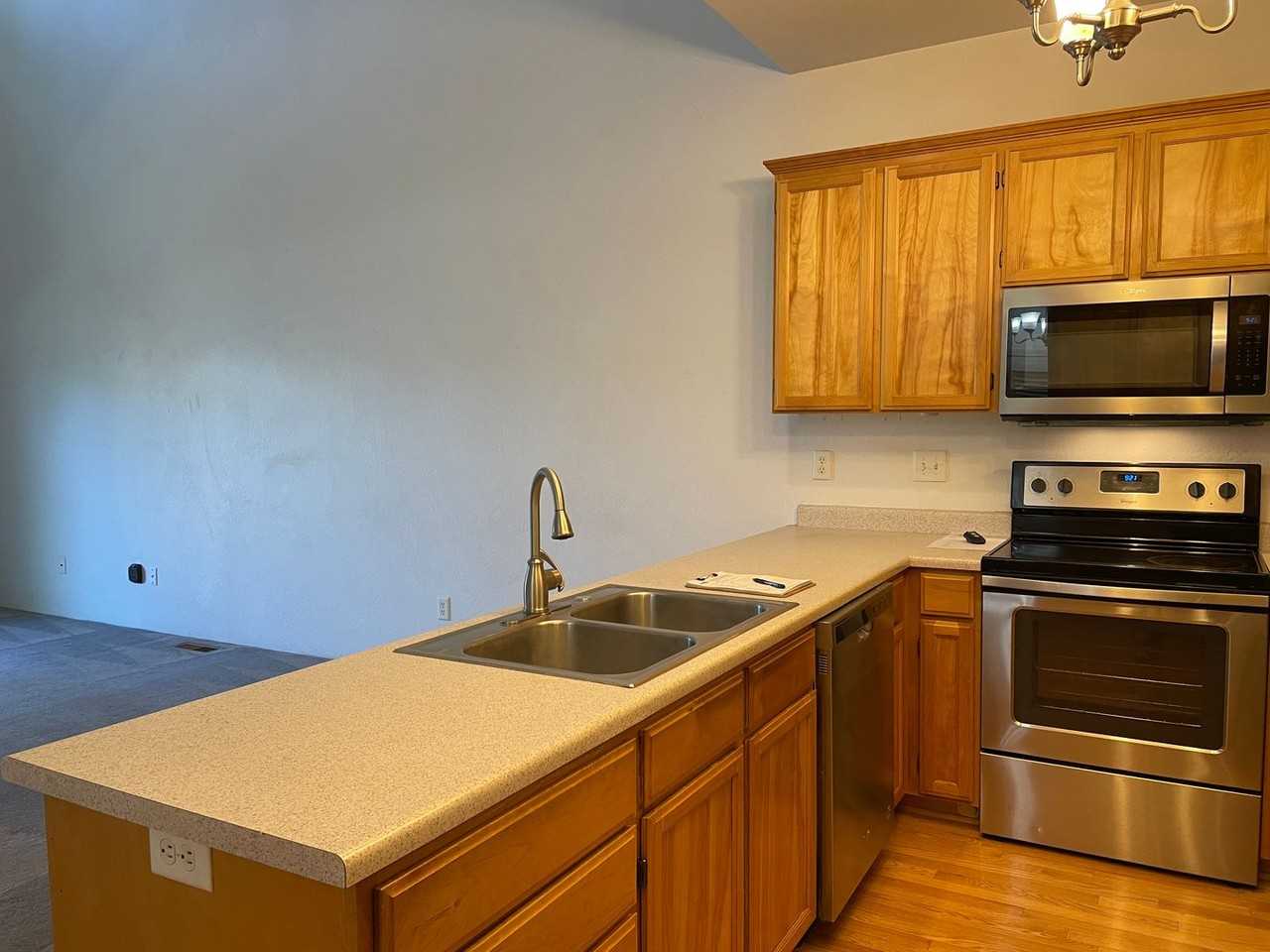 2643 Parkwood Village Ln - Photo 7 of 26