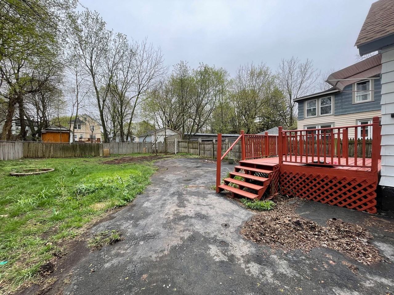 205 Cayuga St - Photo 4 of 35