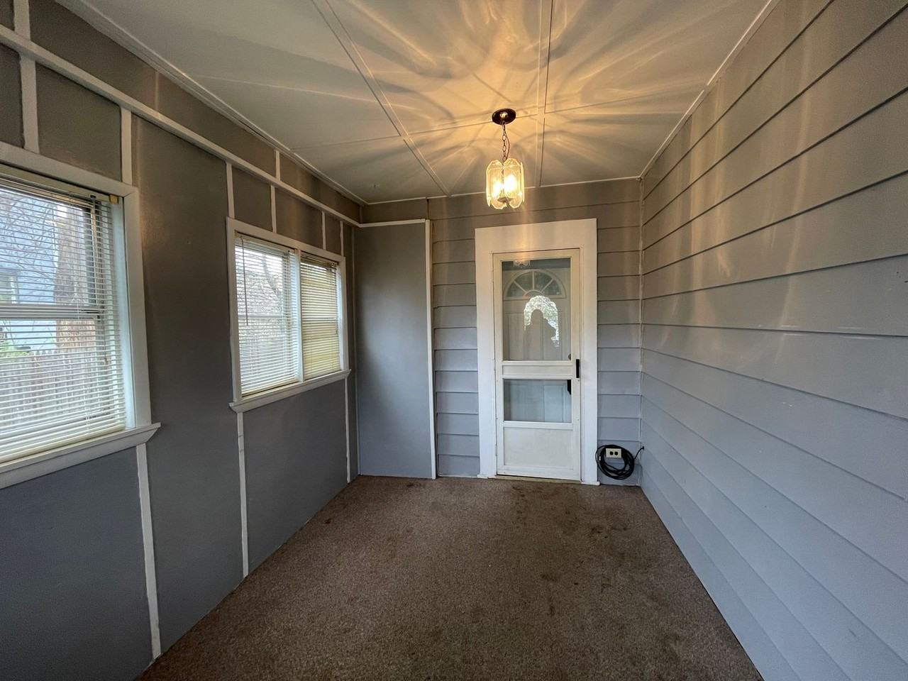 205 Cayuga St - Photo 7 of 35