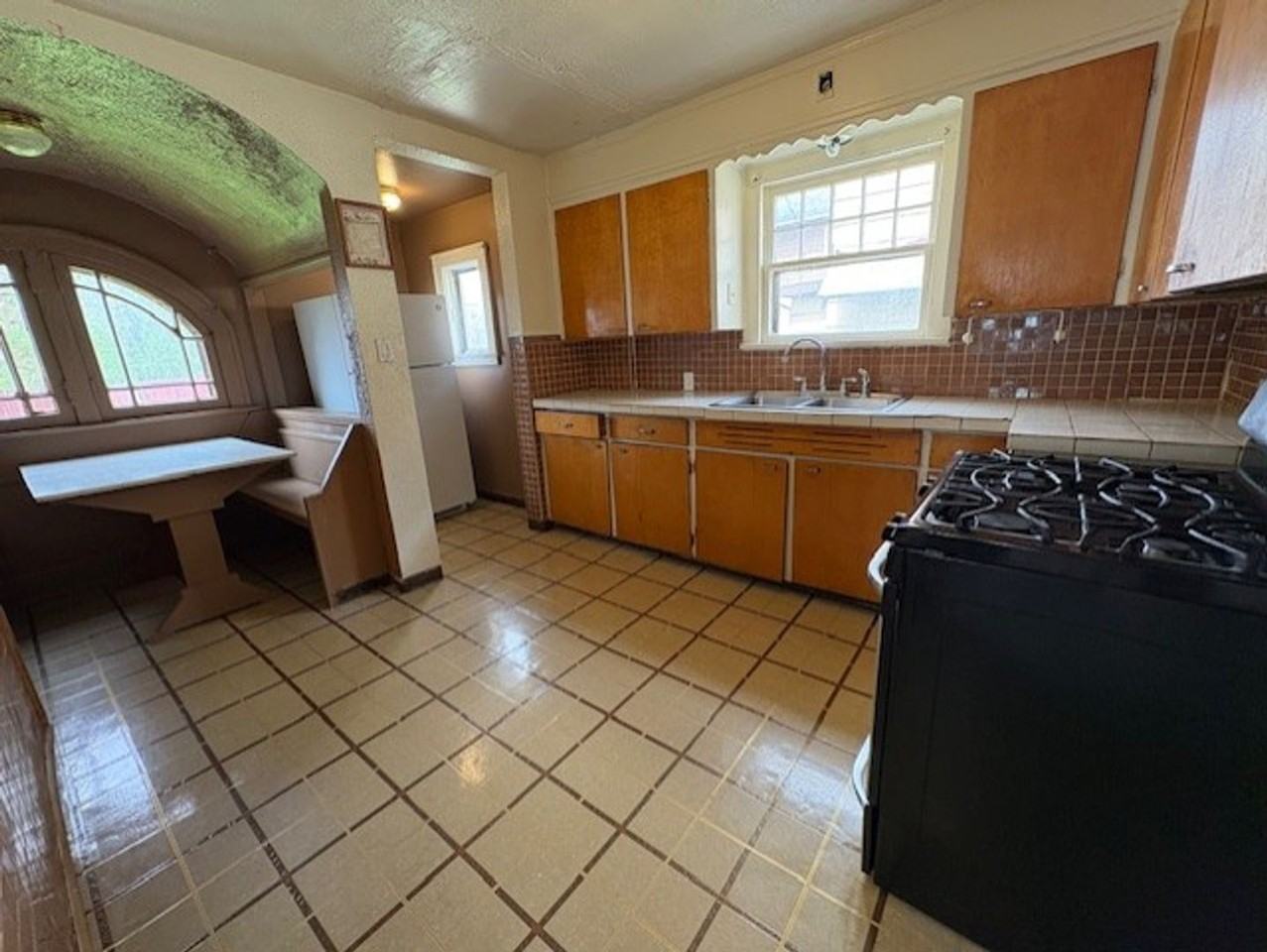 378 Wildwood Ave - Photo 5 of 12