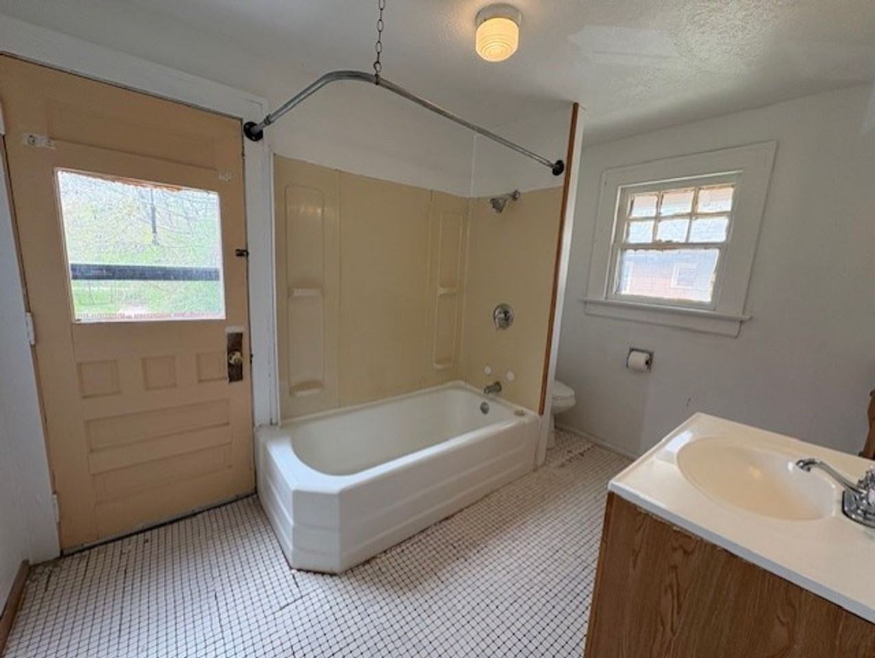 378 Wildwood Ave - Photo 6 of 12