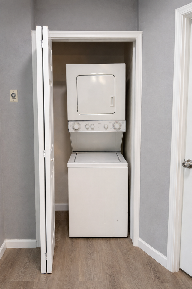 1015 Lincoln St - Photo 5 of 10