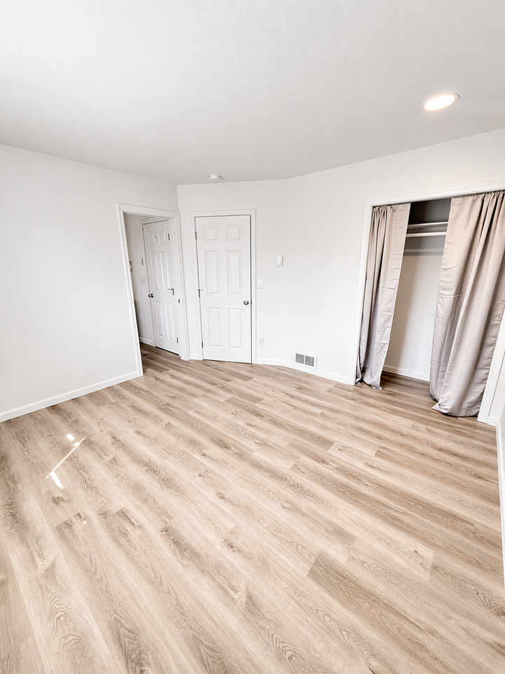 1015 Lincoln St - Photo 7 of 10