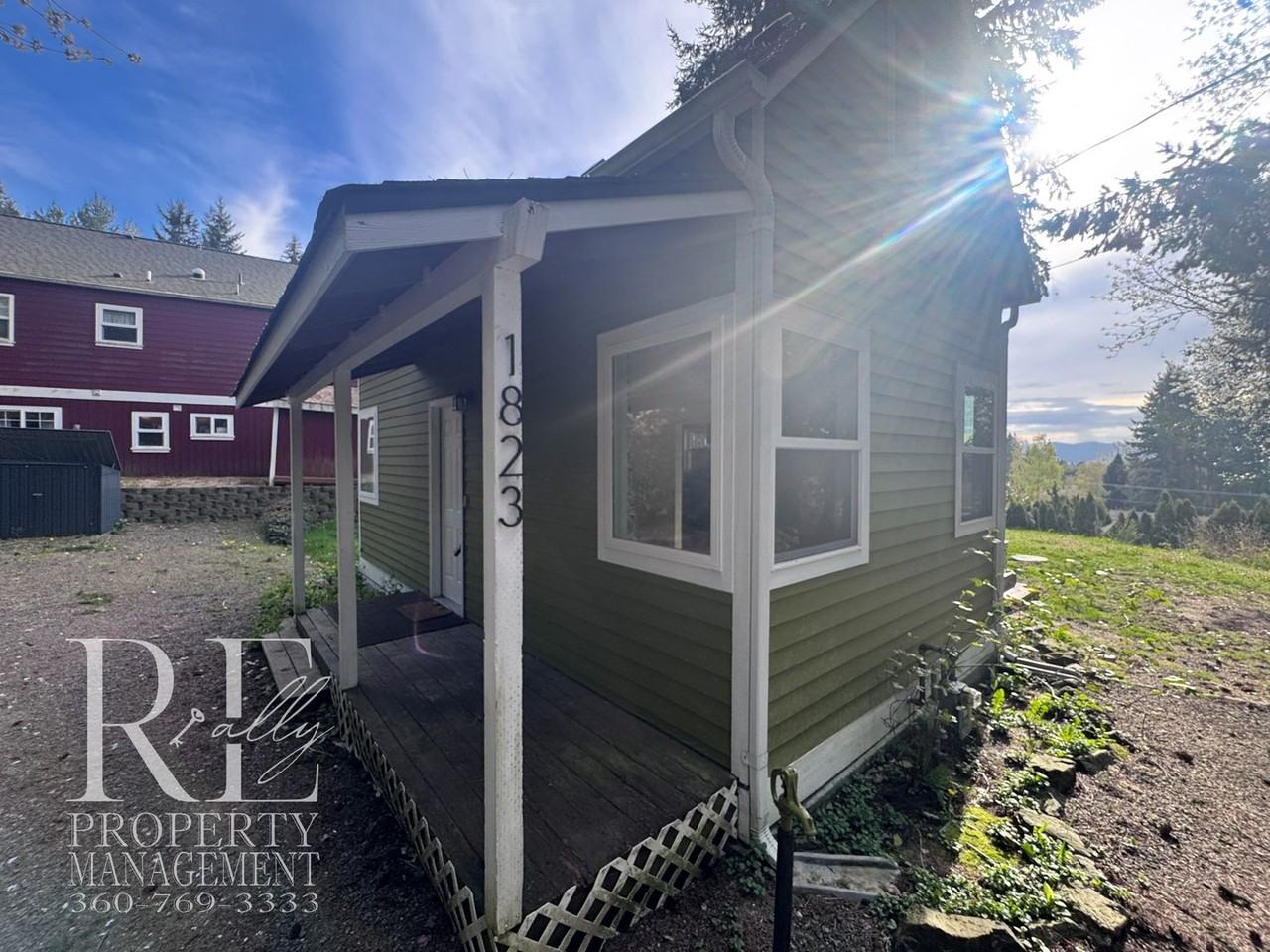 1823 Ne Rustic Ln - Photo 2 of 26