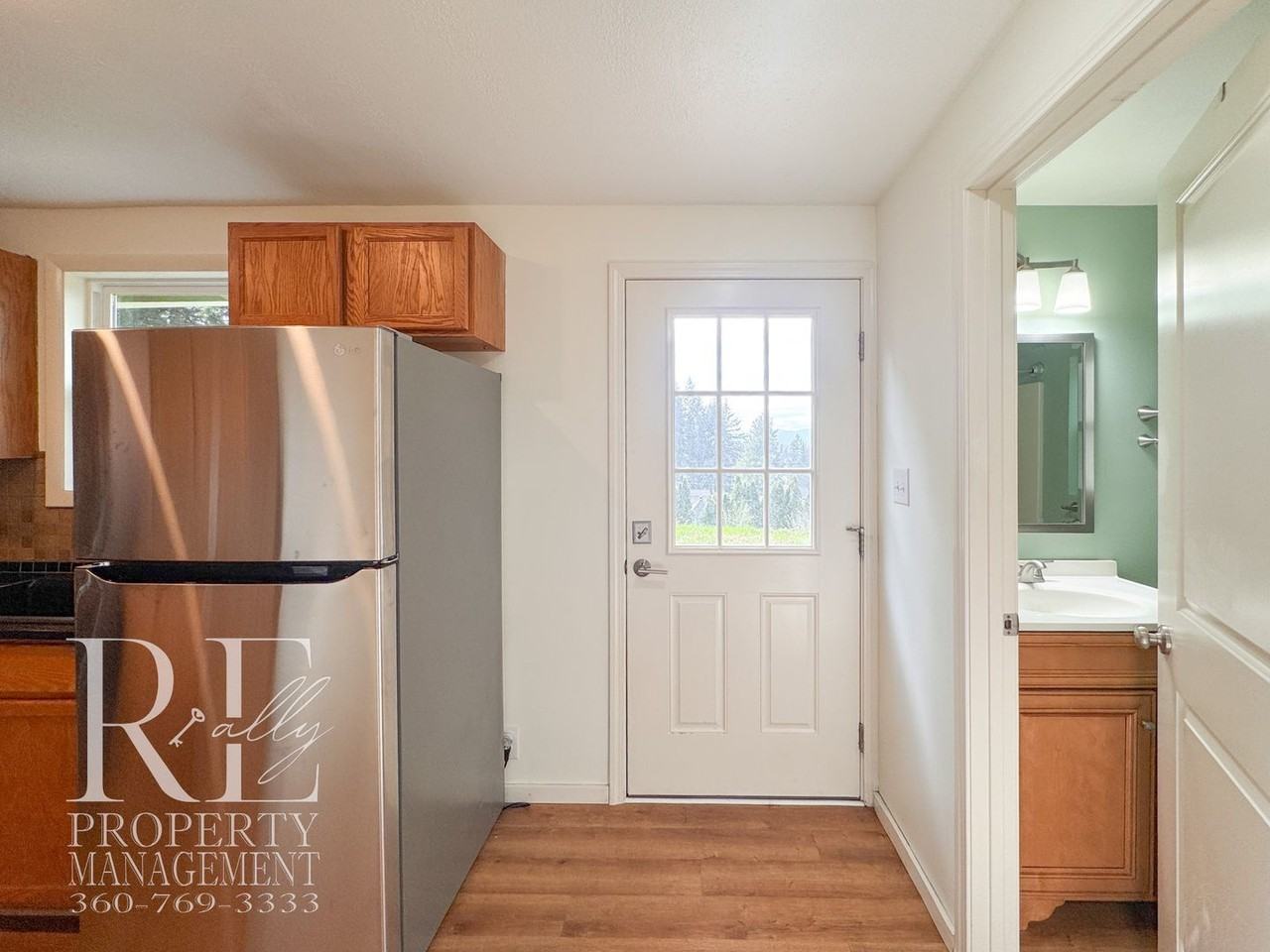 1823 Ne Rustic Ln - Photo 6 of 26