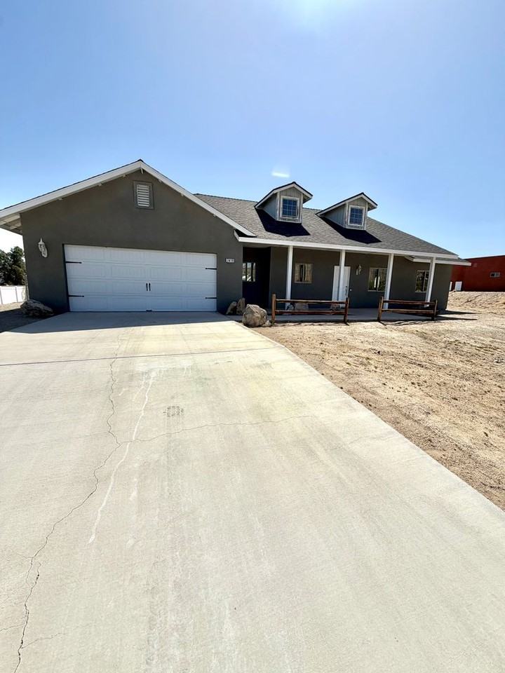 7419 Kellogg Ave - Photo 2 of 12