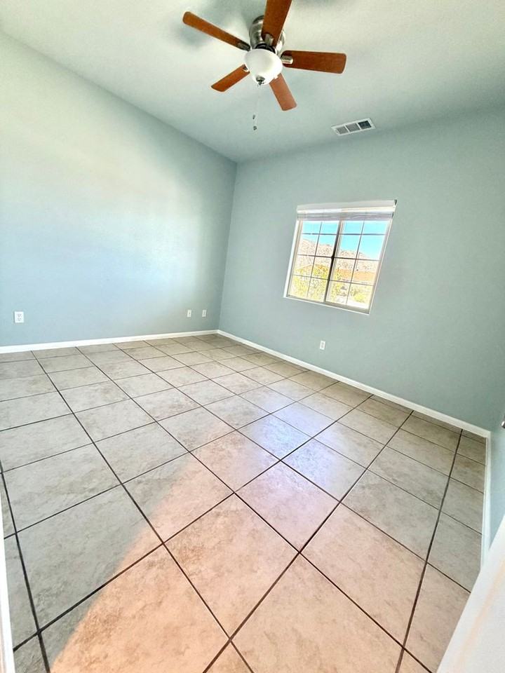 7419 Kellogg Ave - Photo 6 of 12