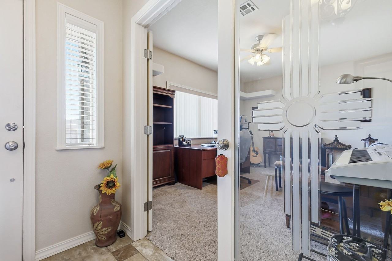 2954 Birdie Loop - Photo 3 of 37