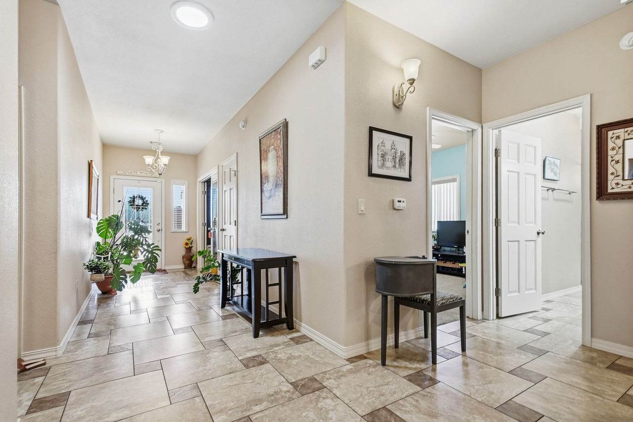 2954 Birdie Loop - Photo 4 of 37