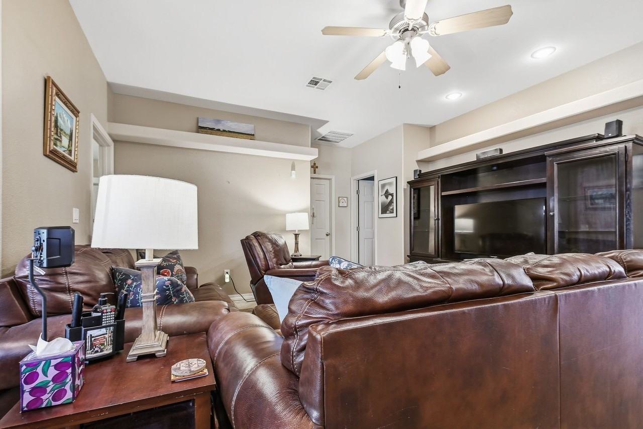 2954 Birdie Loop - Photo 7 of 37