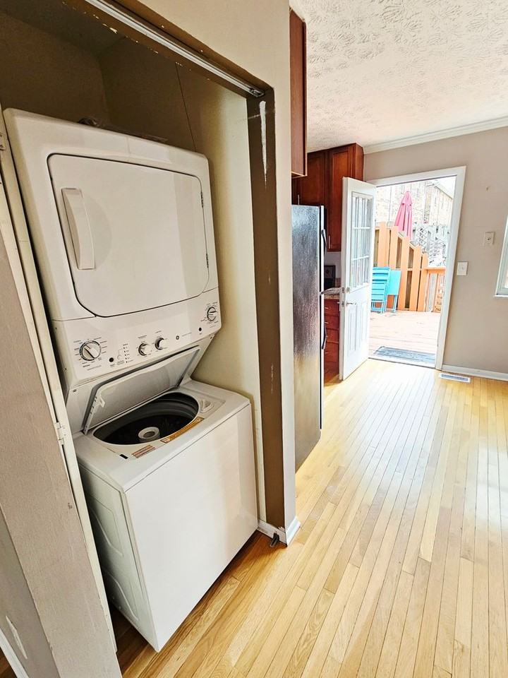 3054 Dorris Ave - Photo 3 of 15