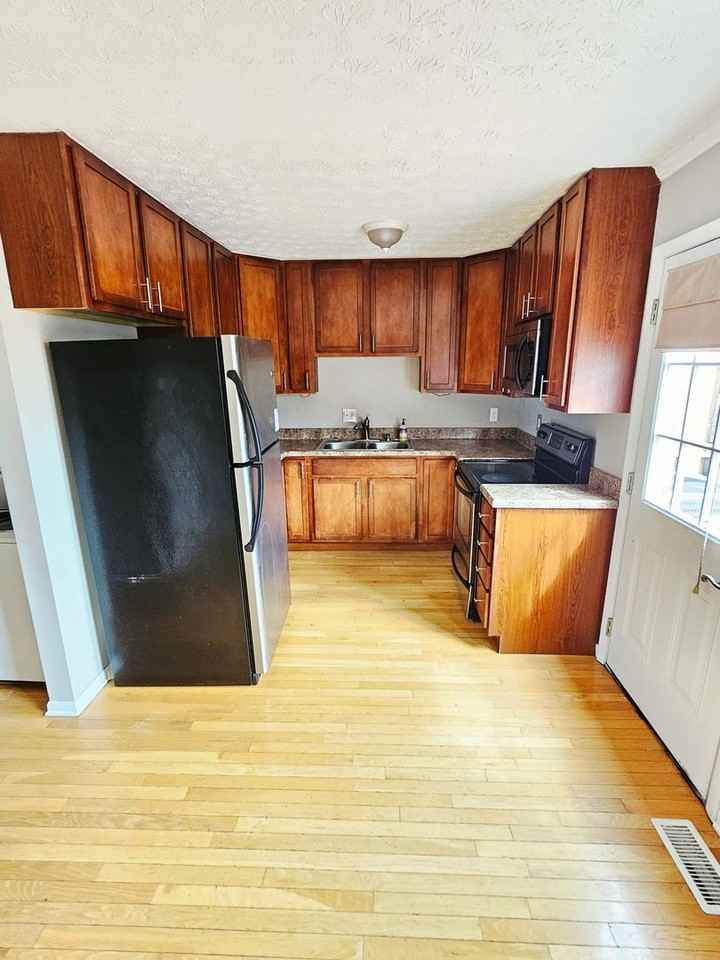 3054 Dorris Ave - Photo 5 of 15