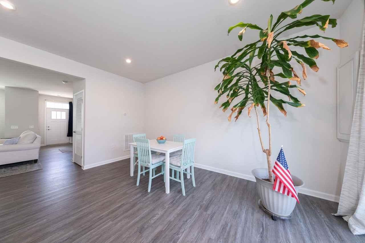 114 Capeside Ct - Photo 4 of 14