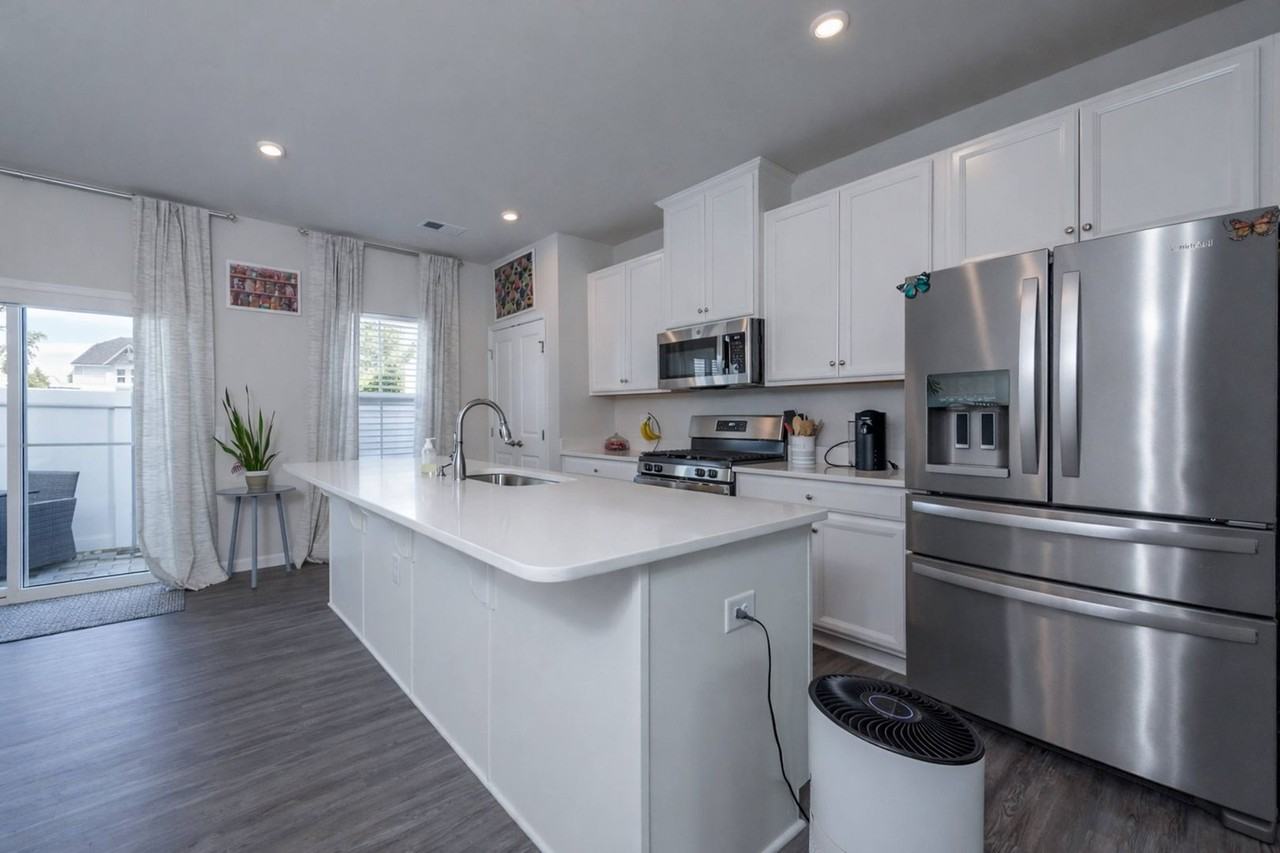 114 Capeside Ct - Photo 5 of 14