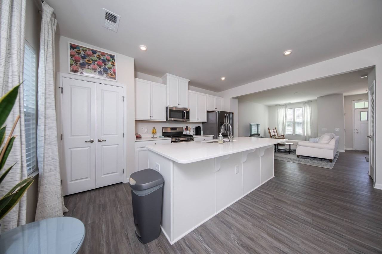 114 Capeside Ct - Photo 6 of 14