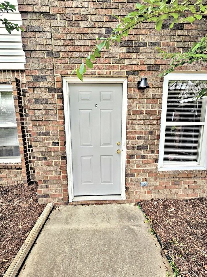 2824 Wimberly Dr Sw - Photo 2 of 13