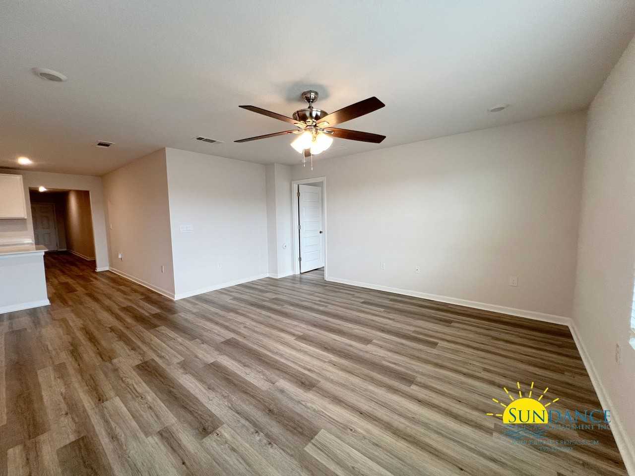 4737 Airmen Dr - Photo 6 of 35