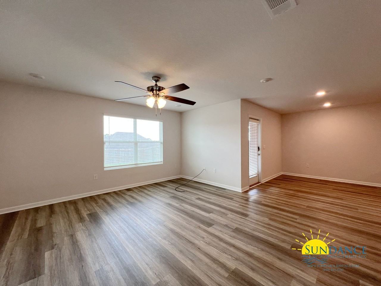 4737 Airmen Dr - Photo 7 of 35