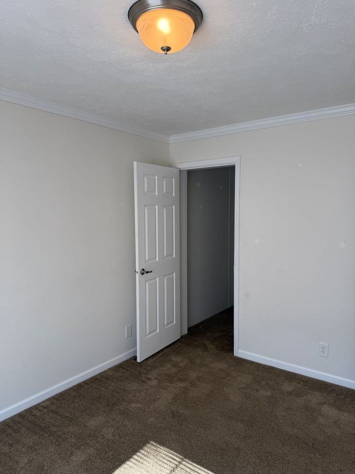 5774 Glatfelters Station Rd - Photo 6 of 36