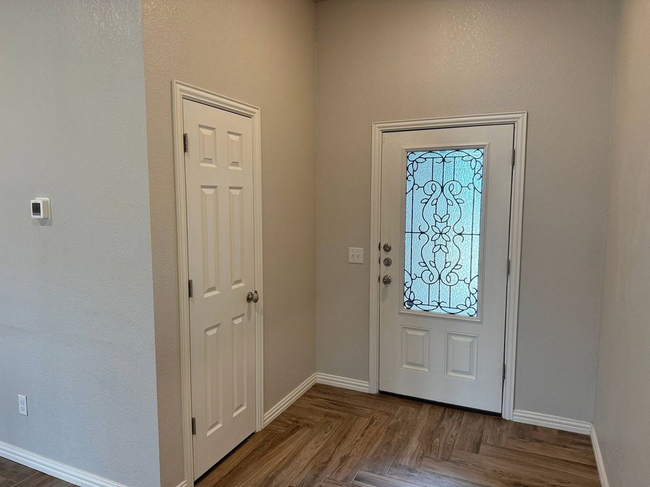 301 Mariners Way - Photo 3 of 39