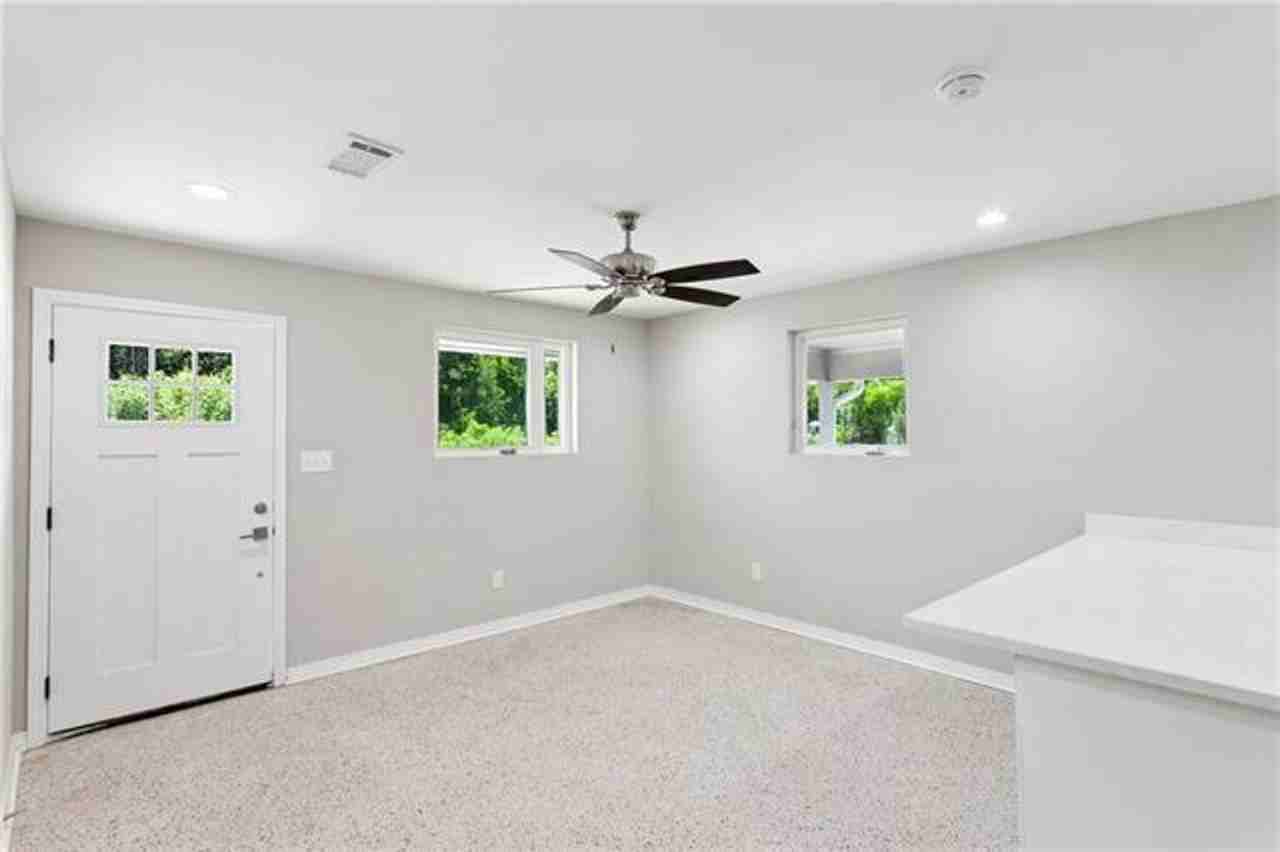 234 E 3rd St - Photo 2 of 9