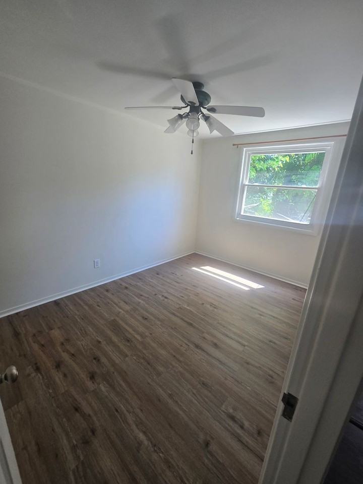 502 Overlook St - Photo 6 of 11