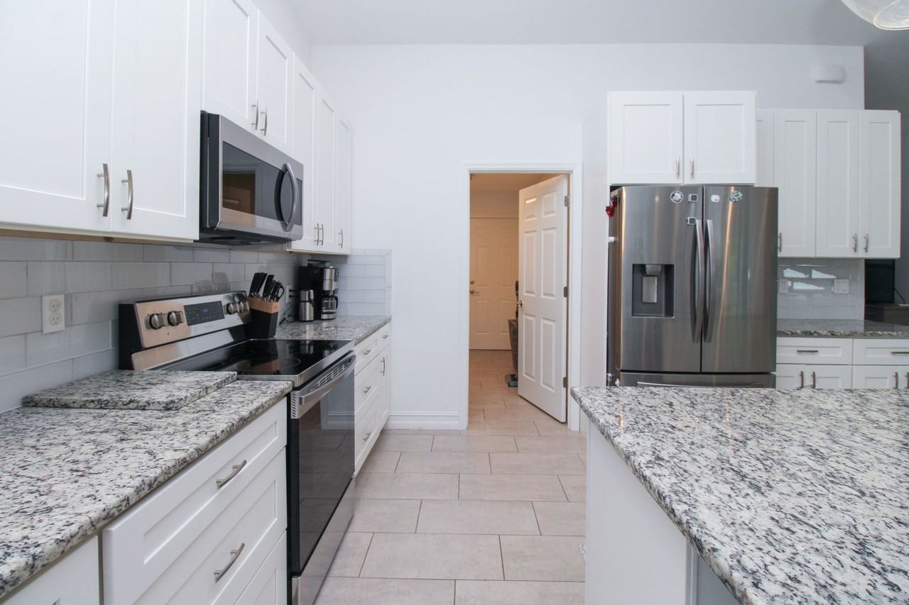 721 Logan Blvd S - Photo 4 of 50